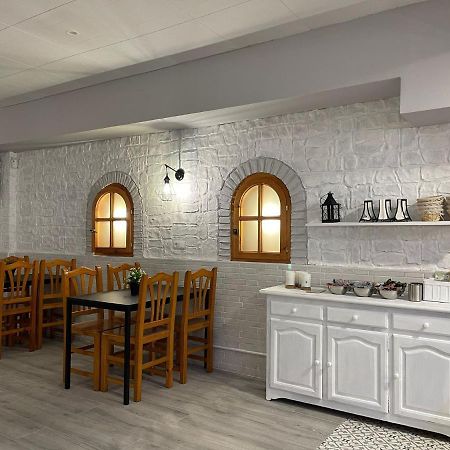 Hostal Restaurante Avenida De Madrid تيراسا المظهر الخارجي الصورة