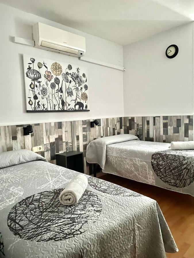 Hostal Restaurante Avenida De Madrid تيراسا المظهر الخارجي الصورة