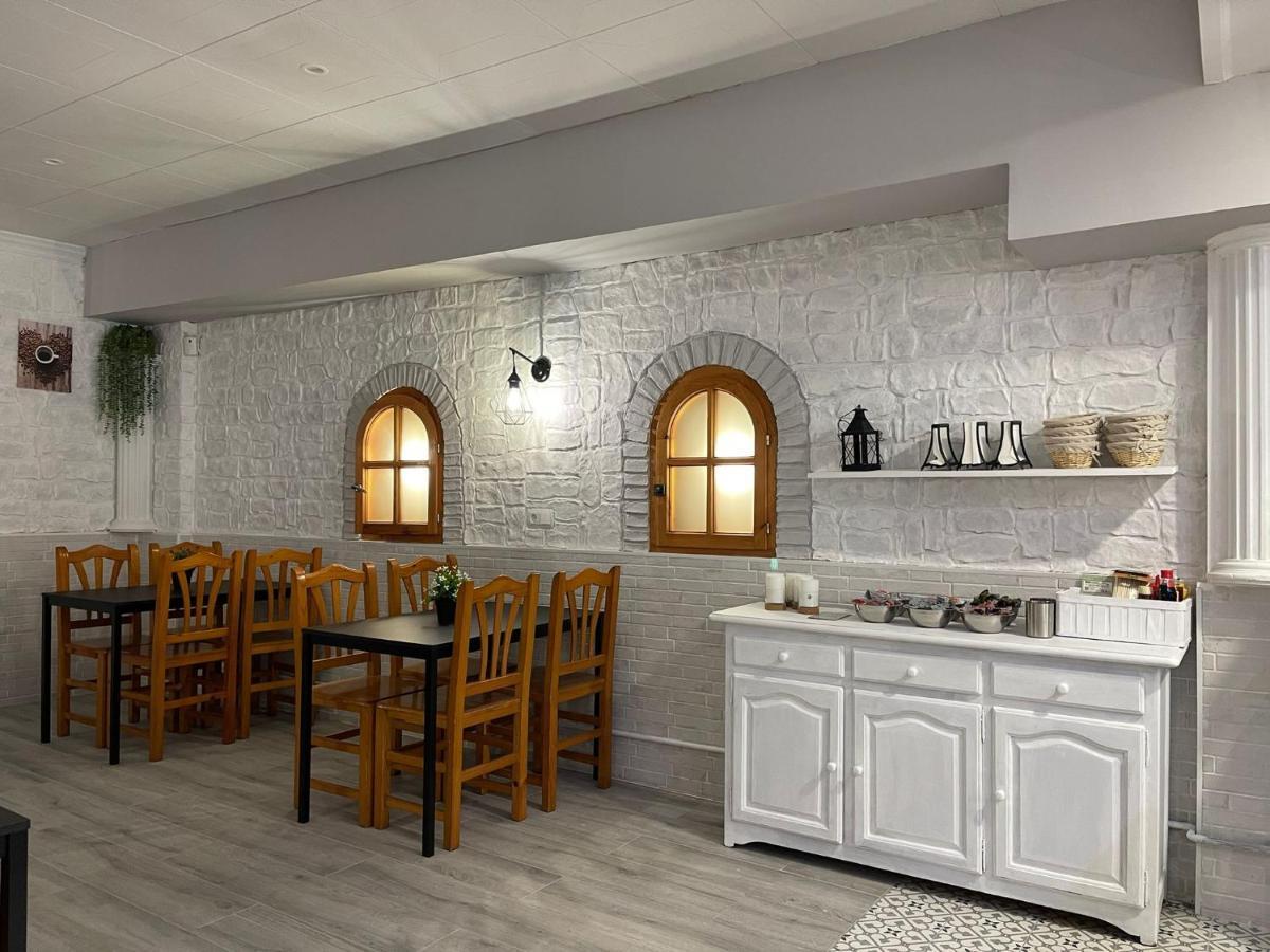 Hostal Restaurante Avenida De Madrid تيراسا المظهر الخارجي الصورة
