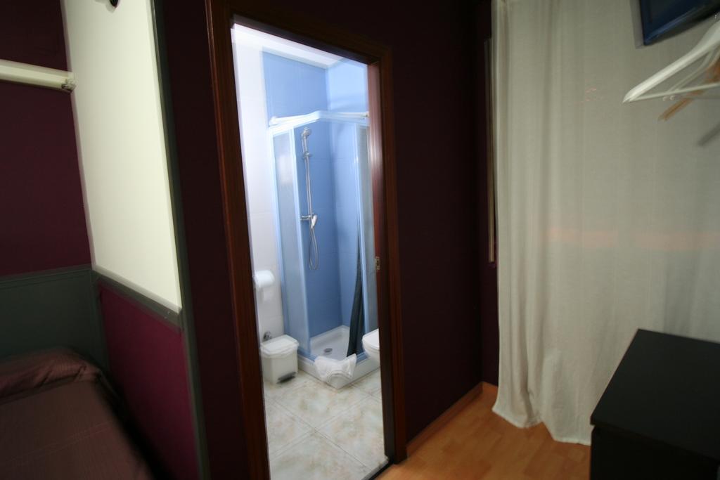Hostal Restaurante Avenida De Madrid تيراسا المظهر الخارجي الصورة