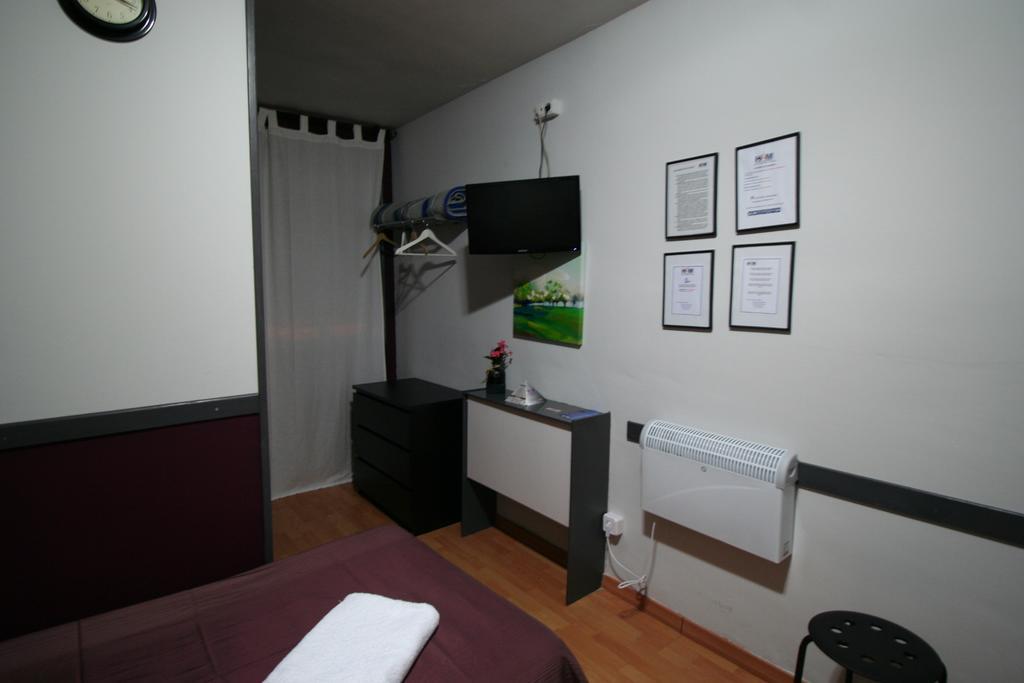 Hostal Restaurante Avenida De Madrid تيراسا المظهر الخارجي الصورة