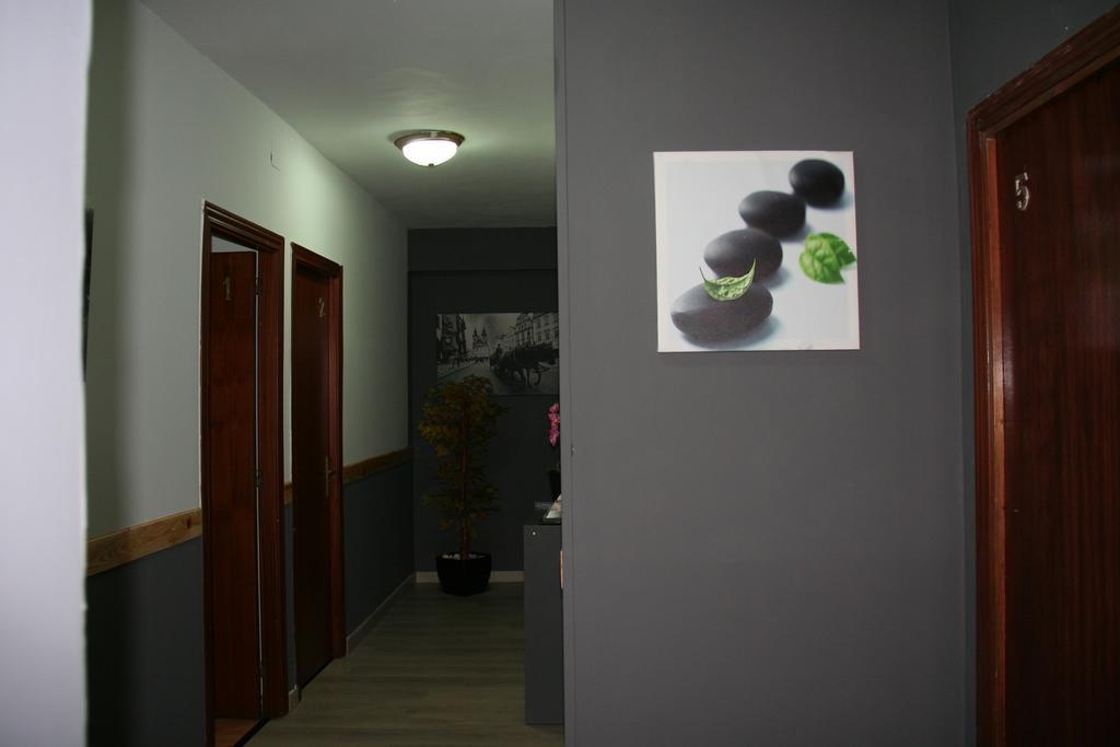 Hostal Restaurante Avenida De Madrid تيراسا المظهر الخارجي الصورة