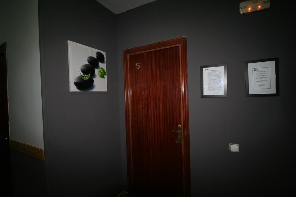 Hostal Restaurante Avenida De Madrid تيراسا المظهر الخارجي الصورة