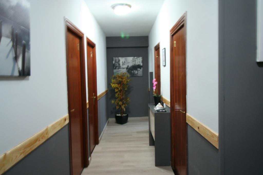 Hostal Restaurante Avenida De Madrid تيراسا المظهر الخارجي الصورة