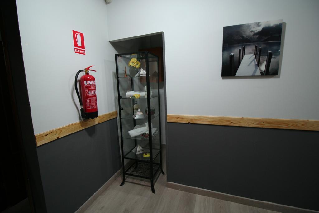 Hostal Restaurante Avenida De Madrid تيراسا المظهر الخارجي الصورة