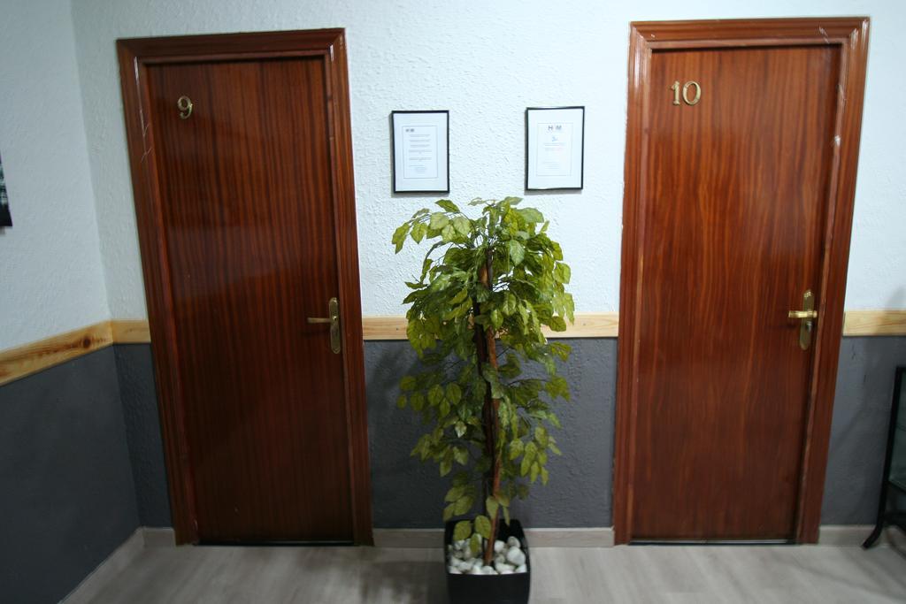 Hostal Restaurante Avenida De Madrid تيراسا المظهر الخارجي الصورة