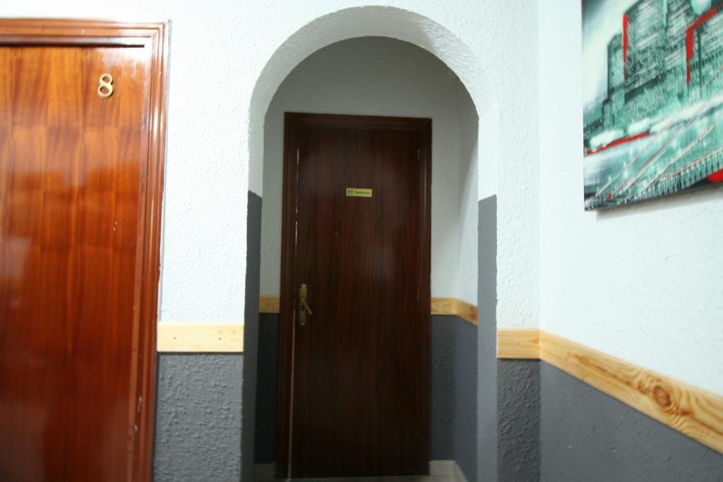 Hostal Restaurante Avenida De Madrid تيراسا المظهر الخارجي الصورة