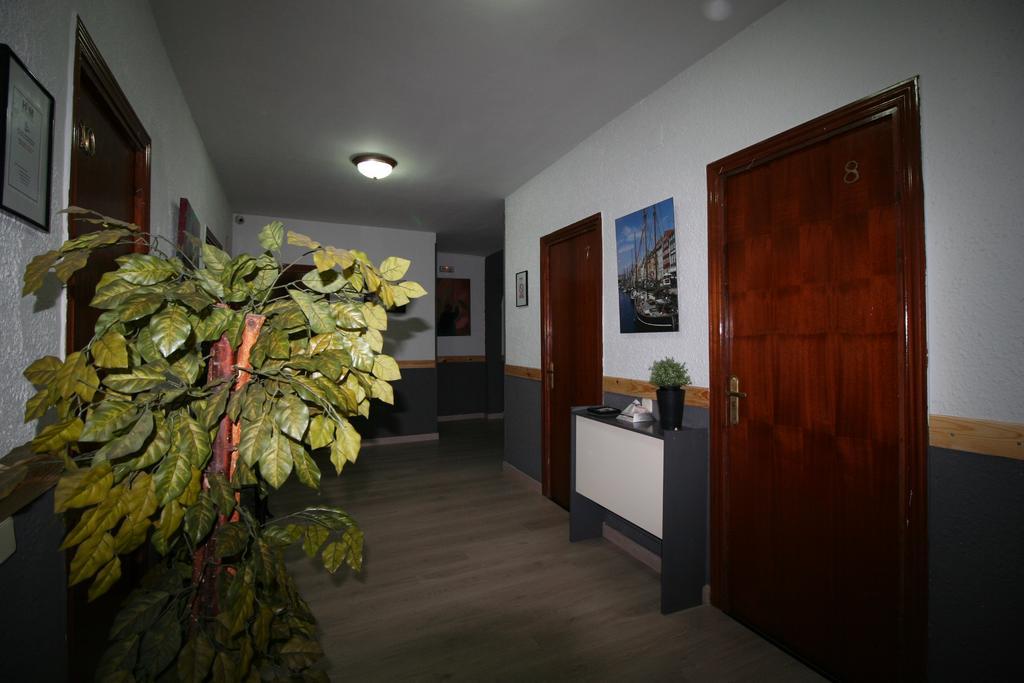 Hostal Restaurante Avenida De Madrid تيراسا المظهر الخارجي الصورة