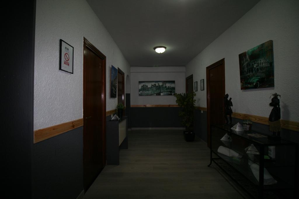 Hostal Restaurante Avenida De Madrid تيراسا المظهر الخارجي الصورة