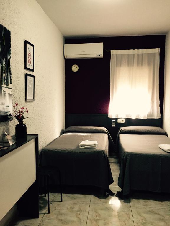 Hostal Restaurante Avenida De Madrid تيراسا المظهر الخارجي الصورة