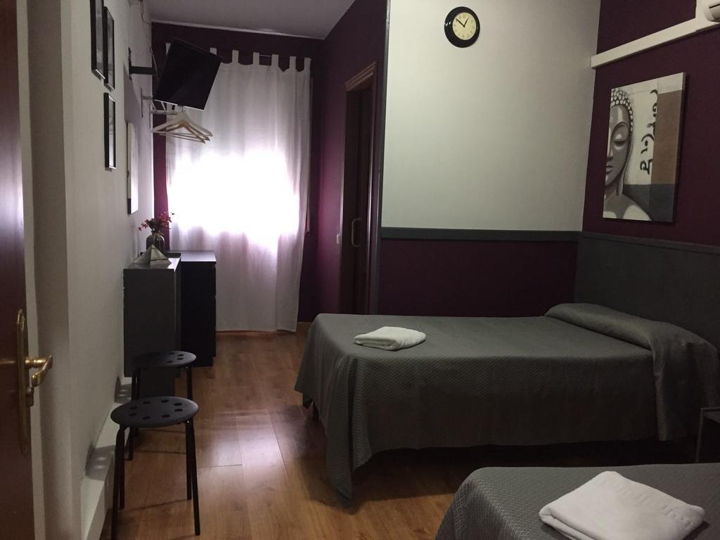 Hostal Restaurante Avenida De Madrid تيراسا المظهر الخارجي الصورة