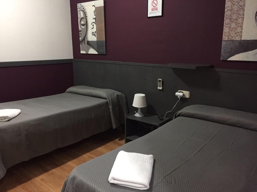 Hostal Restaurante Avenida De Madrid تيراسا المظهر الخارجي الصورة