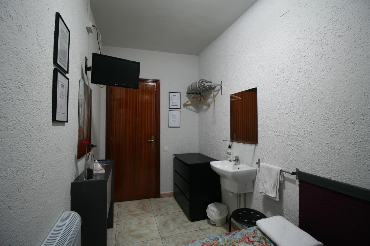 Hostal Restaurante Avenida De Madrid تيراسا المظهر الخارجي الصورة