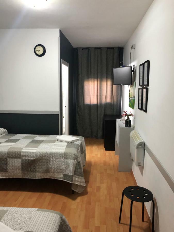 Hostal Restaurante Avenida De Madrid تيراسا المظهر الخارجي الصورة