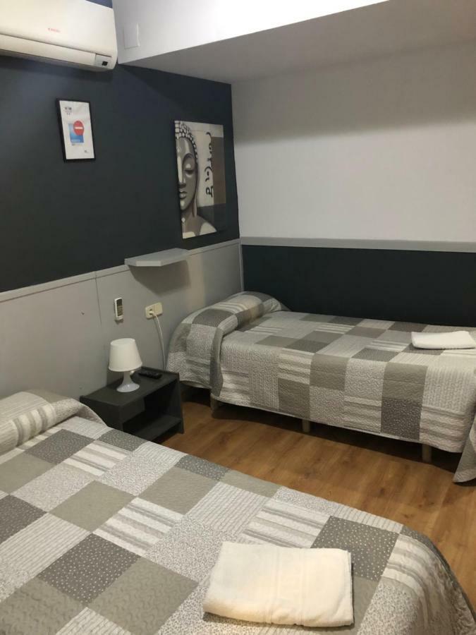 Hostal Restaurante Avenida De Madrid تيراسا المظهر الخارجي الصورة
