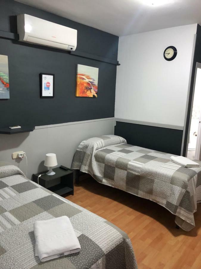 Hostal Restaurante Avenida De Madrid تيراسا المظهر الخارجي الصورة